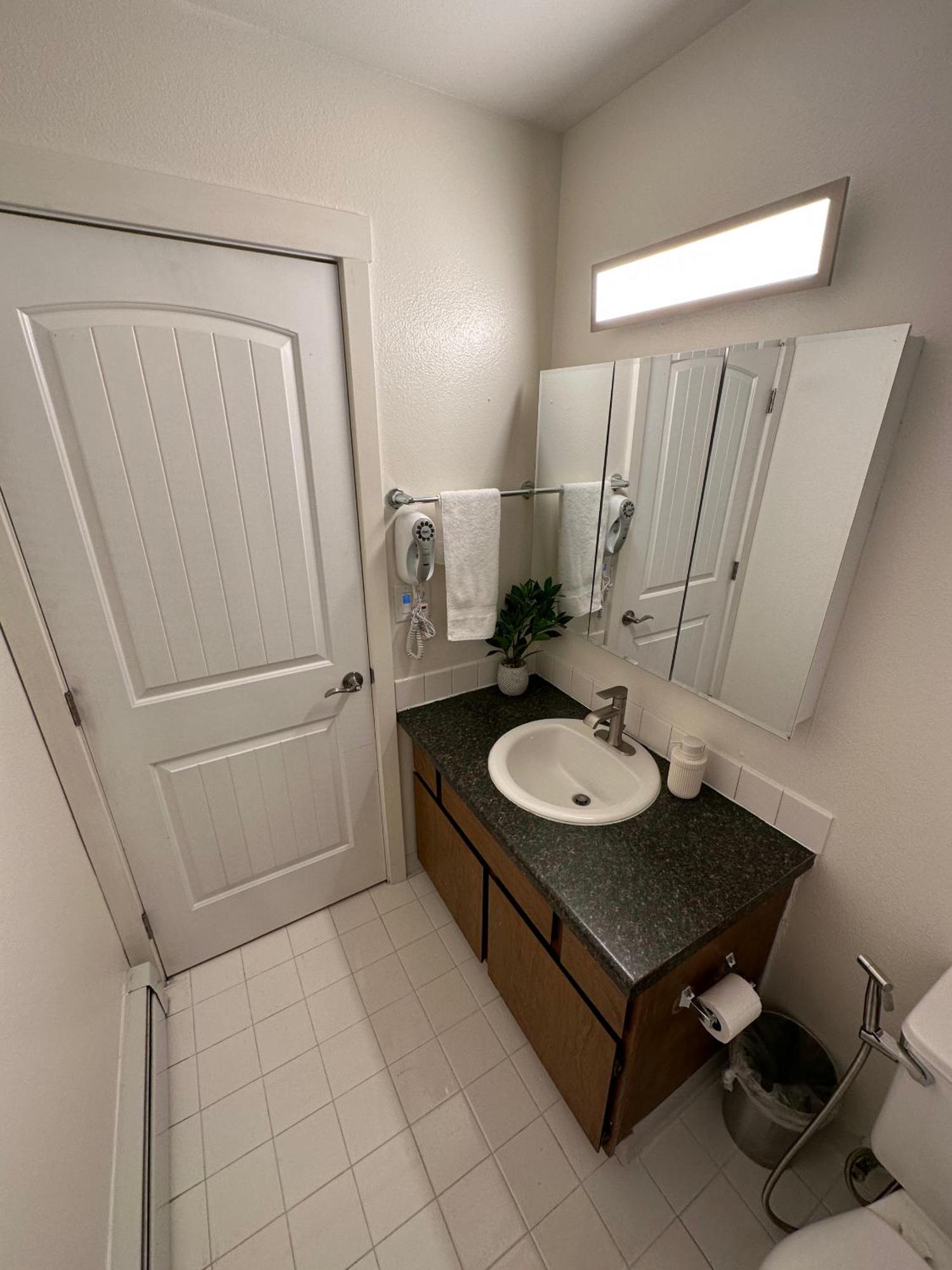 Stay Anchorage! Furnished Two Bedroom Apartments With High Speed Wifi 客房 照片