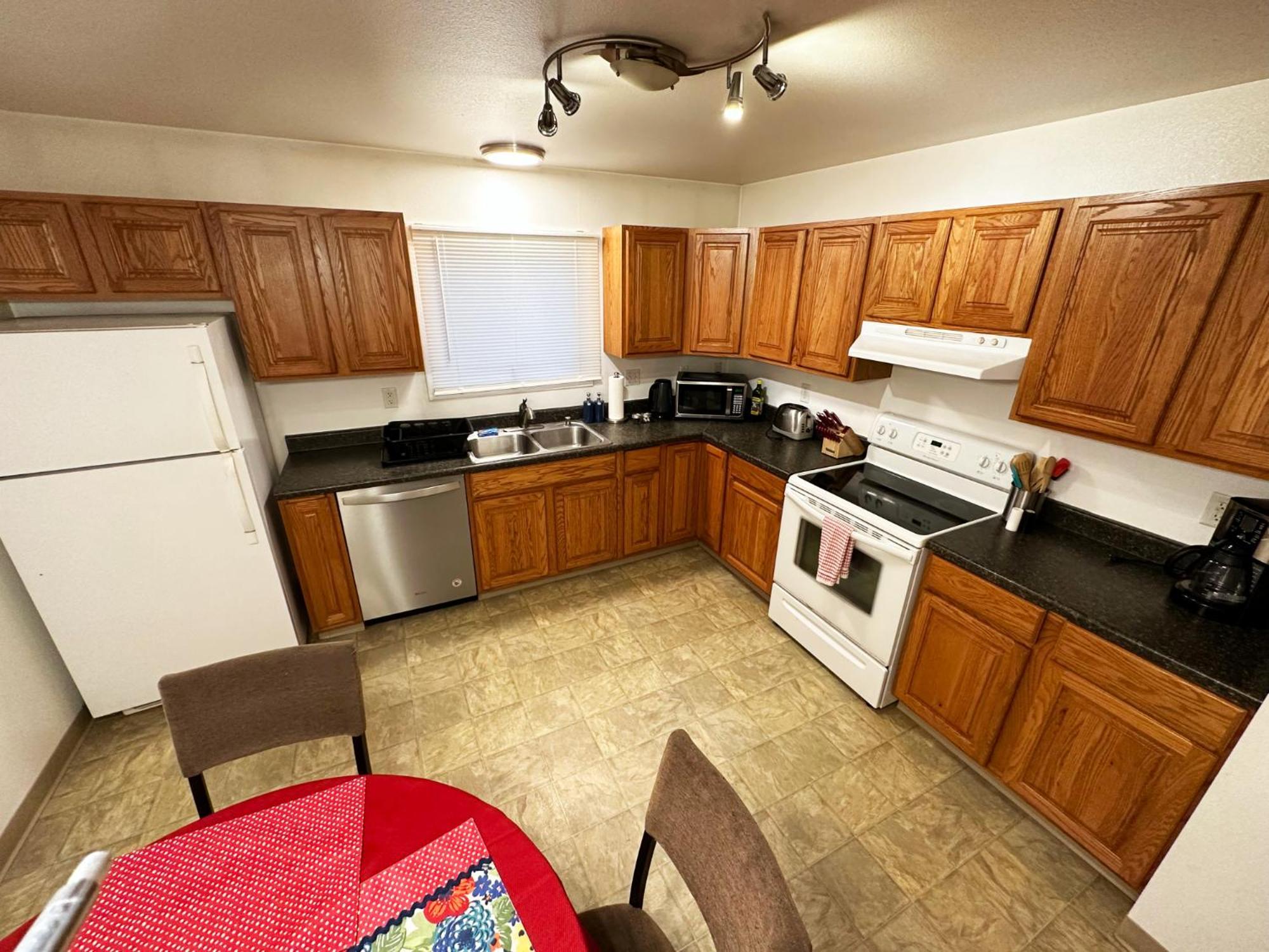 Stay Anchorage! Furnished Two Bedroom Apartments With High Speed Wifi 客房 照片